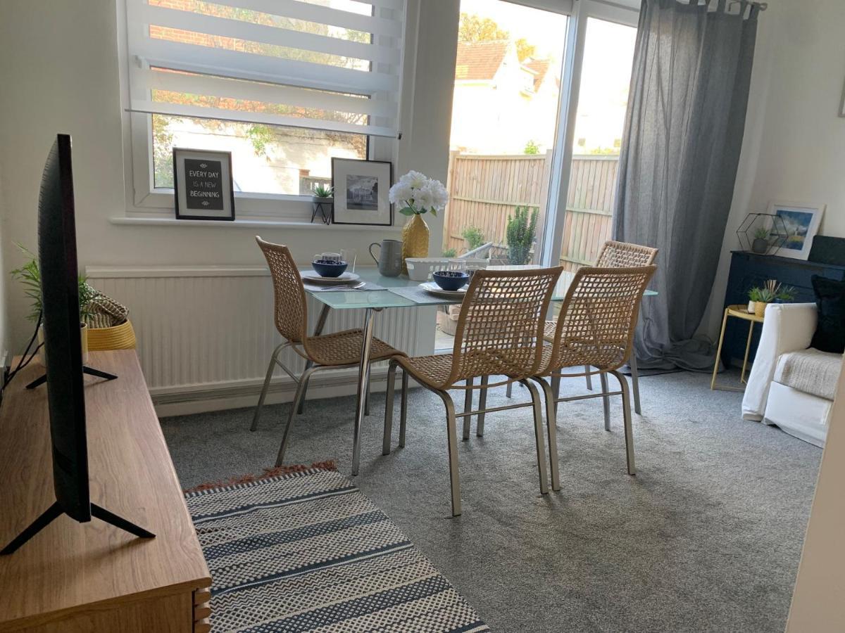 The Hideaway, Calm, Cozy, Dog Friendly Retreat Leilighet Cheltenham Eksteriør bilde